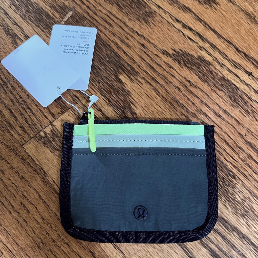 Lululemon True Identity Card Case Green Fern/ Smoked Spruce/ Neo Mint NWT